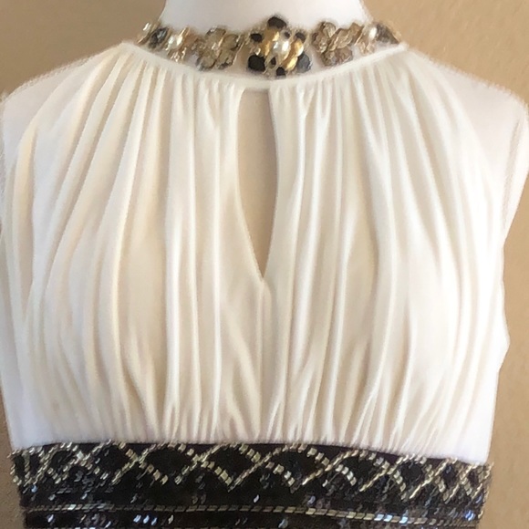 Dress - Picture 3 of 4